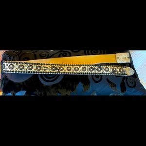 Kippys Swarovski leather belt cream & black. Excellent condition.